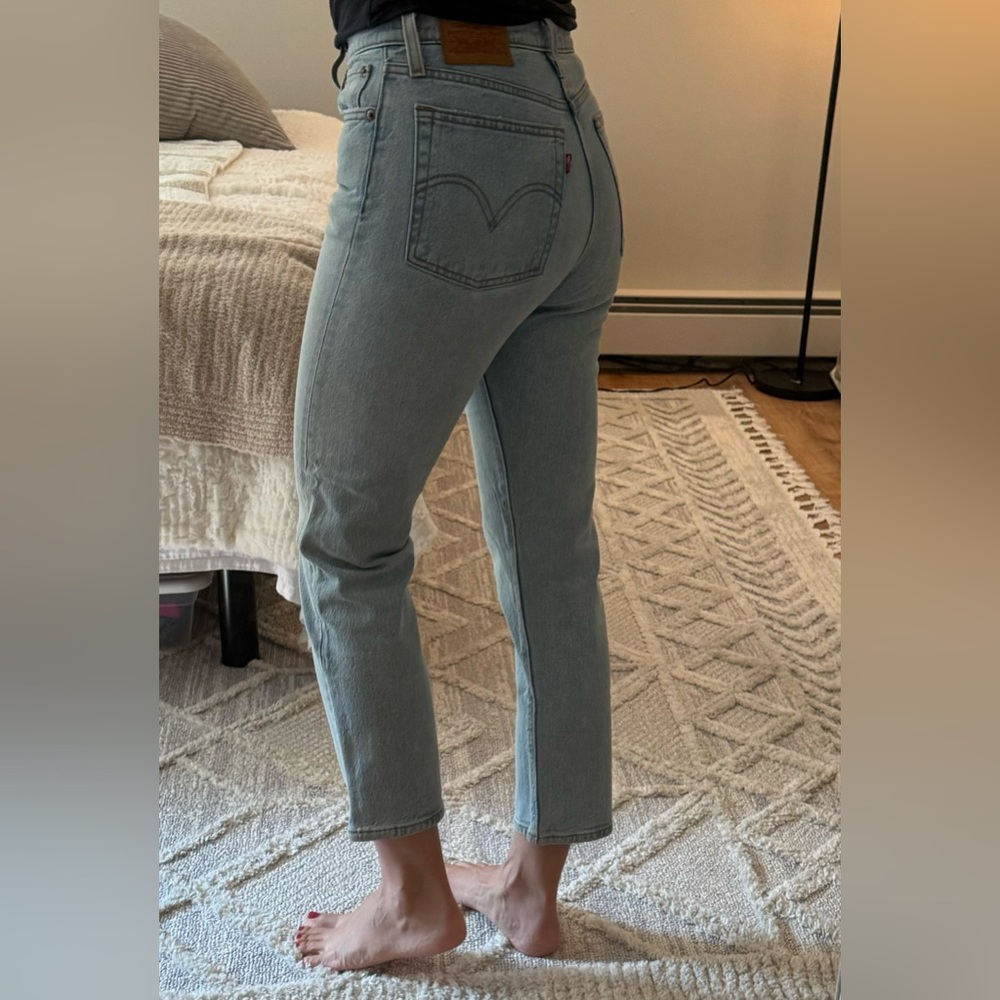 Levi’s wedgie straight size 25